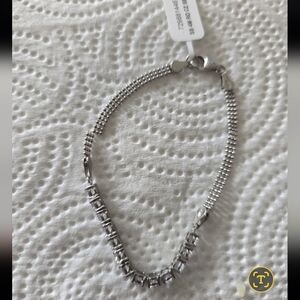 $100 Macy's Women Elegant Silver Hand Bracelet New Party